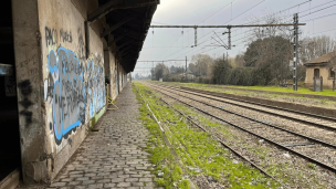 Municipalidad de Teno realizó la primera jornada de limpieza y restauración de la antigua estación de trenes