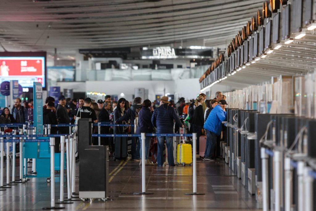 Aeropuerto de Santiago registra récord de pasajeros