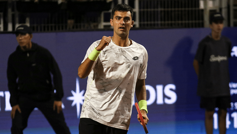 Tomás Barrios tuvo un gran debut y avanza de fase en el Challenger de Guayaquil