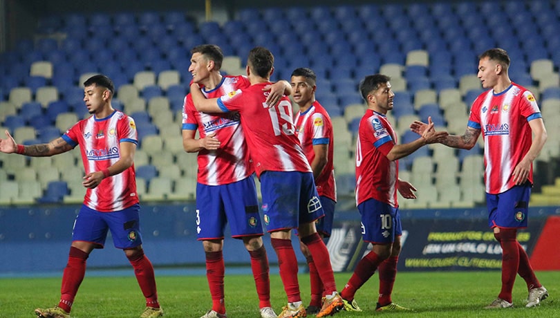 Sorpresa: Linares remonta y vence a Ñublense en la ida de la Copa Chile zona sur