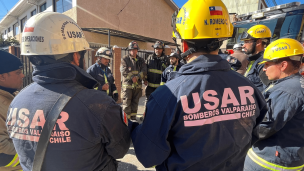 Derrumbe dentro de una casa deja un muerto en Valparaíso: Cuerpo sigue atrapado en los escombros