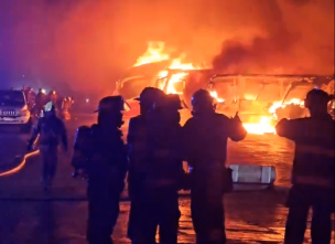 Incendio destruye 17 buses de locomoción colectiva en Valparaíso