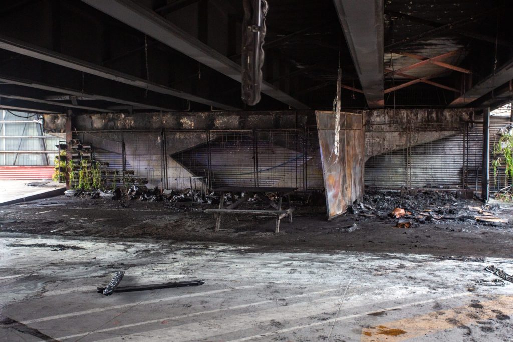 Metro informa que incendio en Escuela Militar fue controlado: “Habría sido provocado por personas en situación de calle”