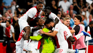 Ajax consigue inédita clasificación en Europa League ¡tras lanzar 34 penales!