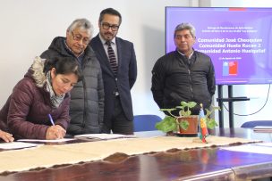 CONADI entrega resoluciones para compra de tierras a comunidades mapuche en Temuco