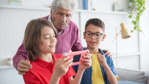 Día del Niño: Ocho aspectos claves a la hora de elegir un celular gamer como regalo