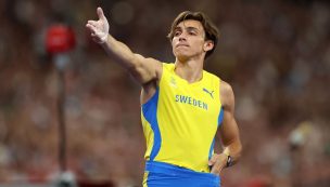 ¡Increíble! Armand Duplantis bate su propio récord mundial y obtiene medalla de oro en París 2024