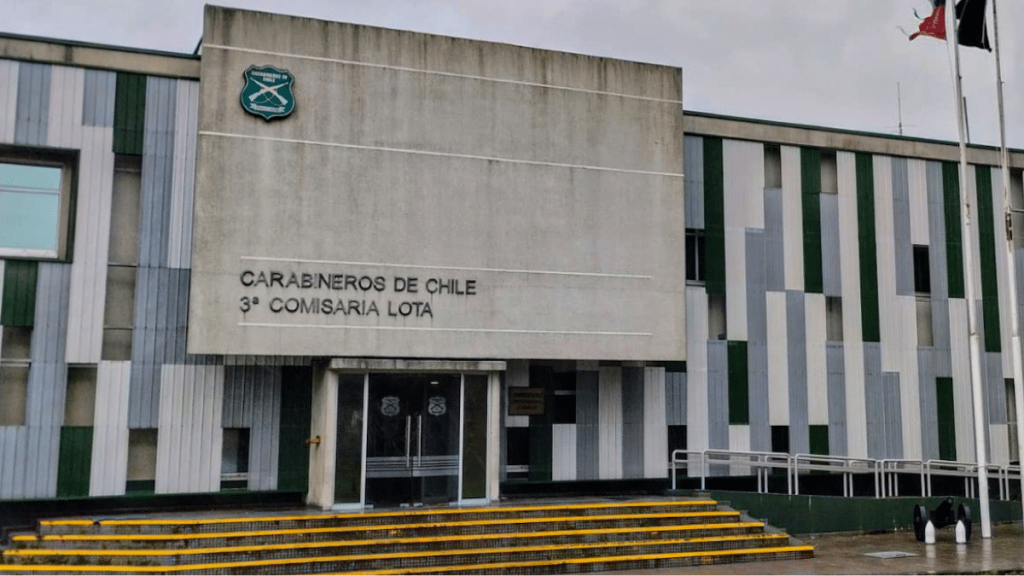 Lota El mayor Arturo Obregón, de la 3° Comisaría de Carabineros de Lota, informó que la víctima se encuentra fuera de riesgo vital.