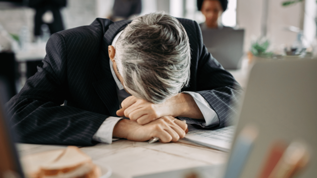 Estudio revela que un 52% de los altos directivos de las empresas padecen de “burnout ejecutivo”