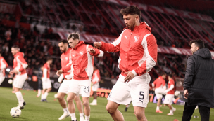 Medios argentinos elogian a Felipe Loyola tras su debut con Independiente