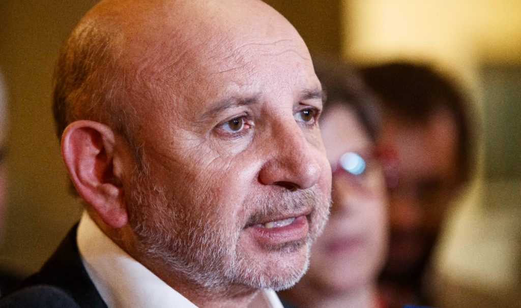 Senador Castro exige sanciones definitivas por caso licencias médicas: 