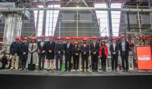 Inauguran planta que permitirá producir las primeras botellas de bebida con plástico reciclado en Chile