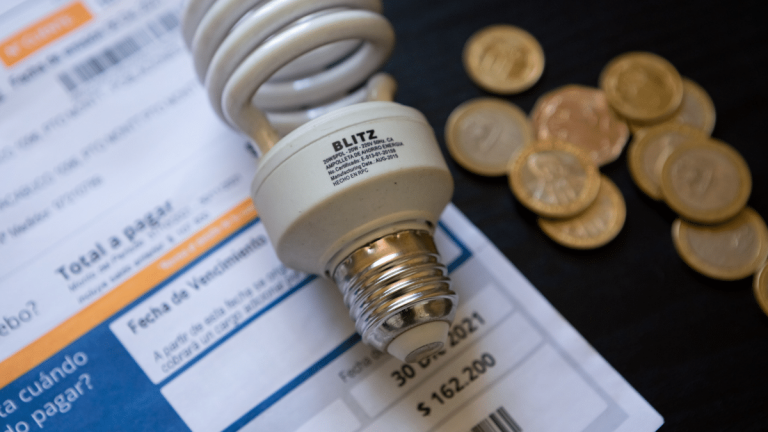 Este miércoles sube la luz: revisa los artefactos que más aumentan el consumo eléctrico