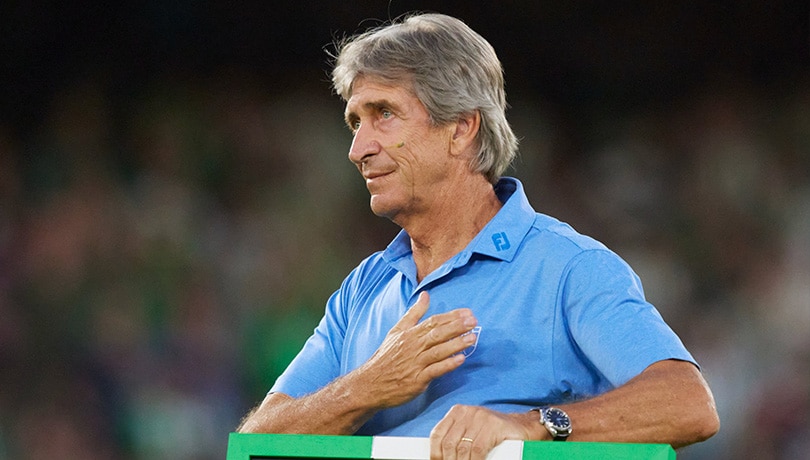 Manuel Pellegrini recibe emotivo homenaje por cumplir 200 partidos en el Real Betis