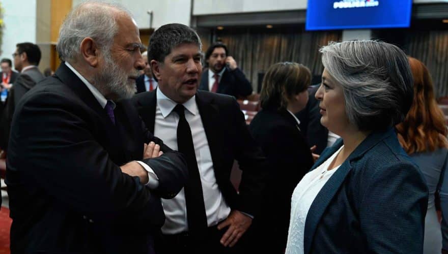 Tenso intercambio entre ministros por Venezuela: Montes y Jara marcan posturas