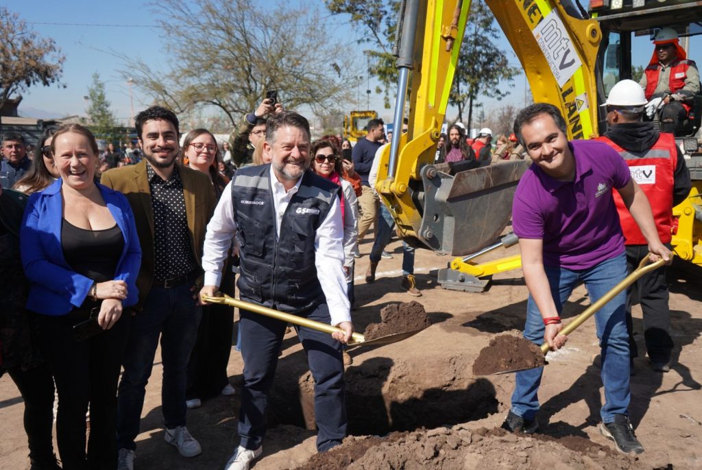 “Es recuperar la ciudad para las personas”: Gobierno de Santiago instala primera piedra en Parque Las Américas, Conchalí