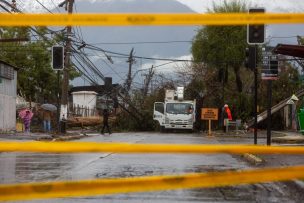 Senadores buscan compensaciones a clientes tras prolongado cortes de luz: Emplazan a compañías eléctricas