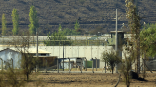 Incendio afecta a recinto contiguo al penal Punta Peuco