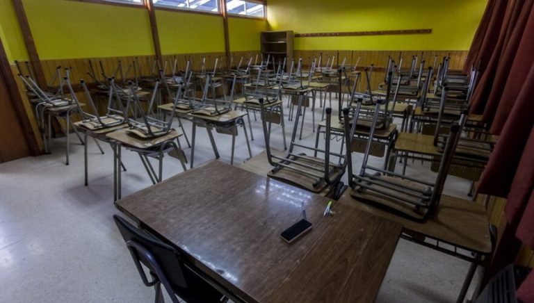 Mineduc mantiene suspensión de clases en cinco comunas por efectos del sistema frontal