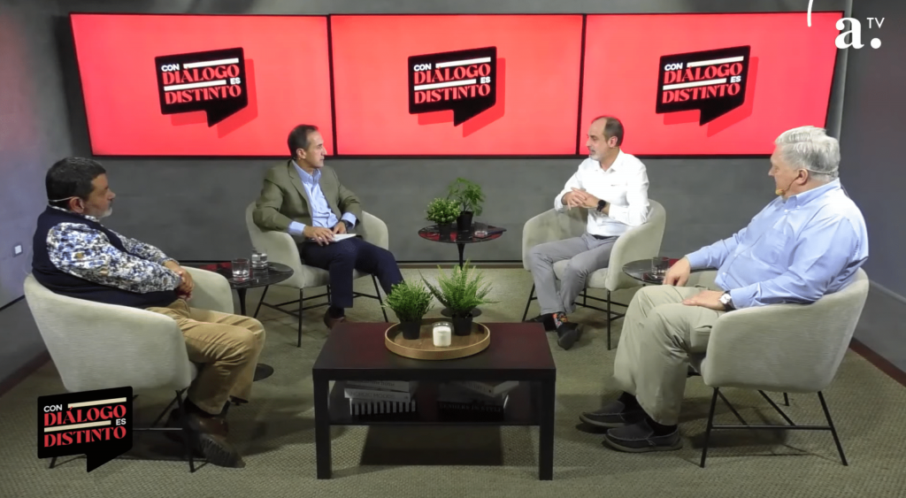 En “Con Diálogo es Distinto” el mundo político y empresarial abordaron los desafíos de la industria salmonera
