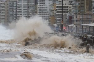 Marejadas en Fiestas Patrias: Fenómeno golpeará las costas chilenas