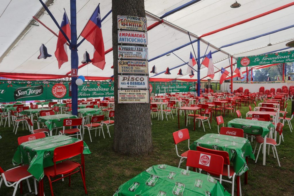 Lanzan campaña “Fonda Protegida” y refuerzan medidas preventivas para trabajadores durante celebraciones
