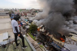 Incendio en Meiggs: Senapred entrega recomendaciones por  presencia de humo en comunas de Santiago