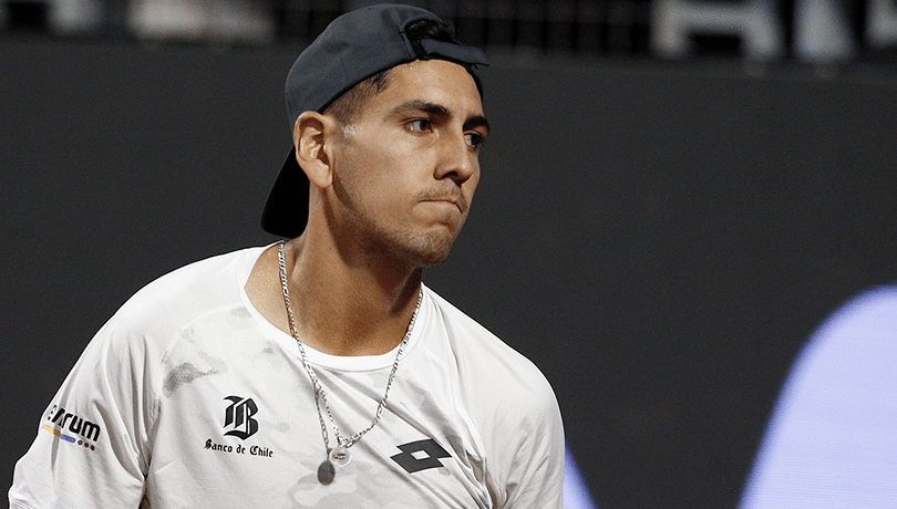 Alejandro Tabilo sucumbe ante Stefanos Tsitsipas y queda eliminado del Masters 1000 de París-Bercy