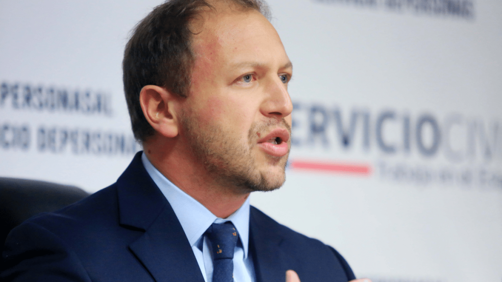 Alejandro Weber por Imacec: “Una golondrina no hace verano, porque el contexto total de nuestra economía sigue siendo malo”