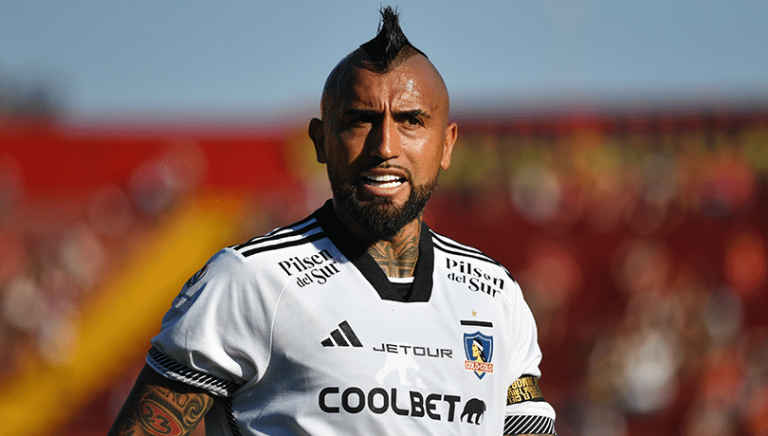 La reacción de Arturo Vidal por muerte de hincha en el Monumental tras Superclásico