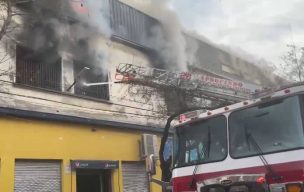 Carabineros entrega nuevos antecedentes de gran incendio que afecta a locales de Barrio Meiggs