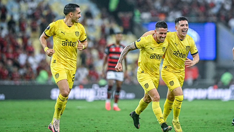 Batacazo en el Maracaná: Peñarol vence a Flamengo en la ida de cuartos de final de Copa Libertadores