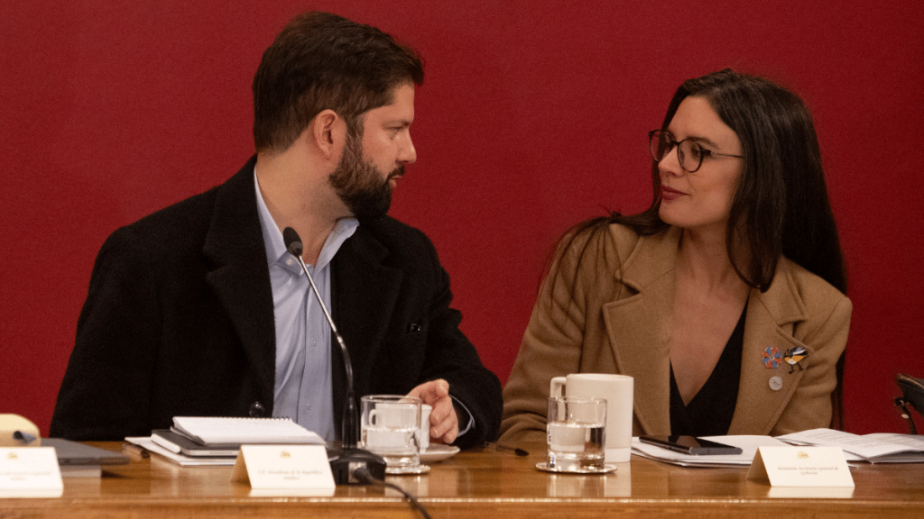 “Está apegada a la ley y al instructivo presidencial”: Vallejo defiende contratación de prima del Mandatario en Enami