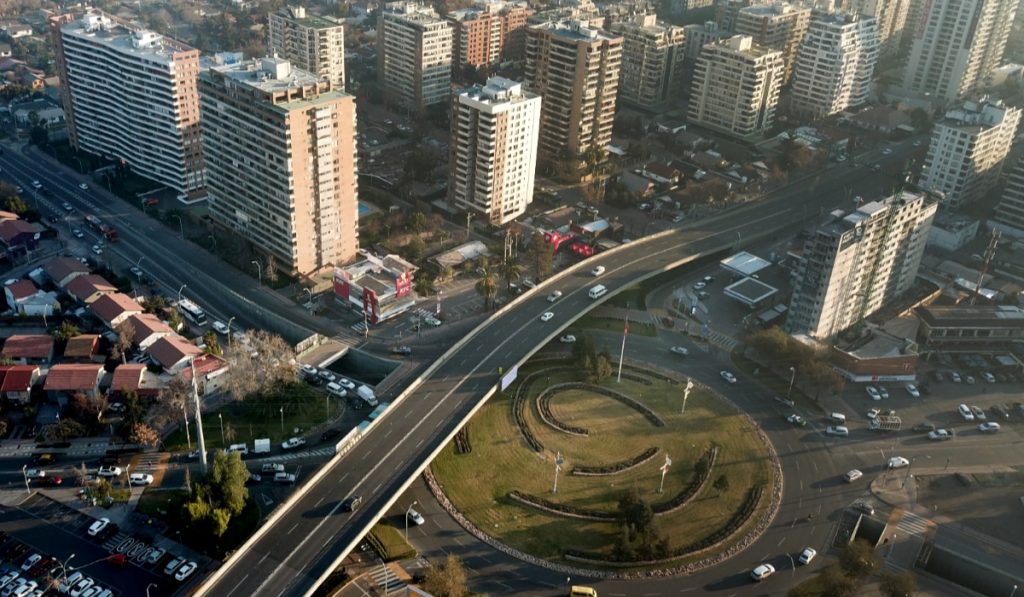 En Vitacura y Las Condes: Los 10 barrios más seguros de Santiago de Chile
