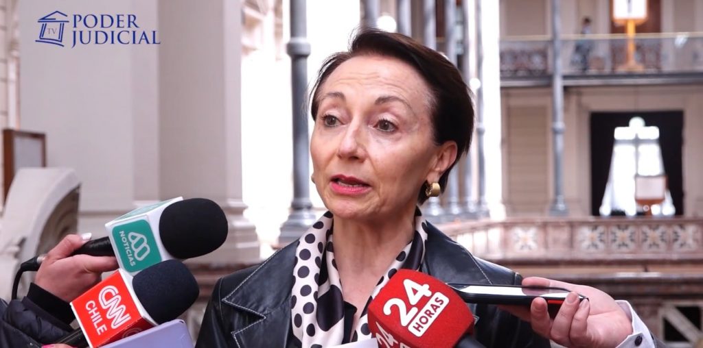 Ministra Chevesich explica aspectos de nuevo cargo en cuaderno de remoción de Ángela Vivanco