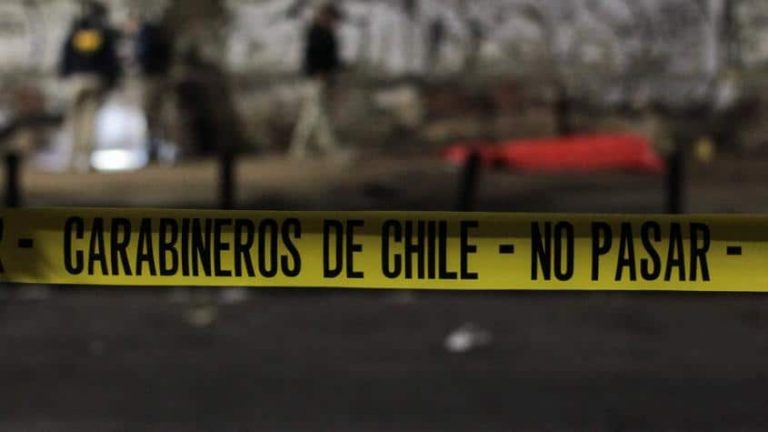 Hombre de 25 años muere baleado durante ataque armado desde vehículo en San Joaquín