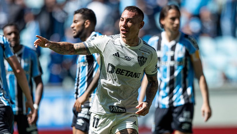 Vuelve a gol: Eduardo Vargas marca en agónica victoria de Atlético Mineiro sobre Gremio