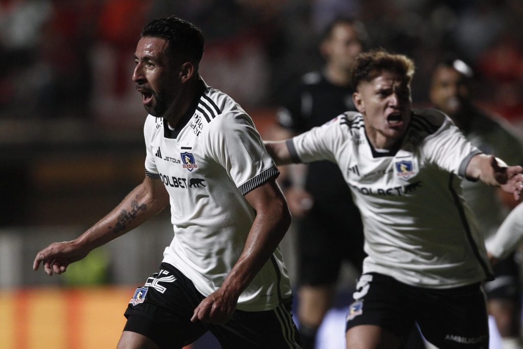 Líder absoluto: Colo-Colo logra triunfo clave ante La Calera para superar a la U en la tabla