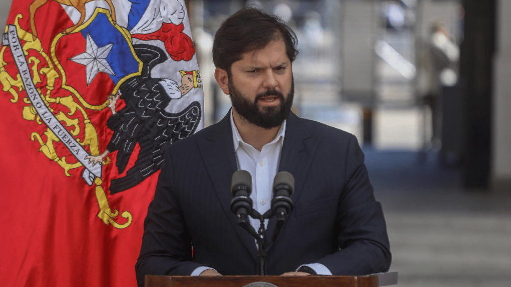 Presidente Boric saludó a Yamandú Orsi, mandatario electo de Uruguay