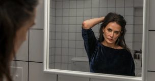 ¿Dónde ver La Sustancia? La inquietante película protagonizada por Demi Moore llega al streaming