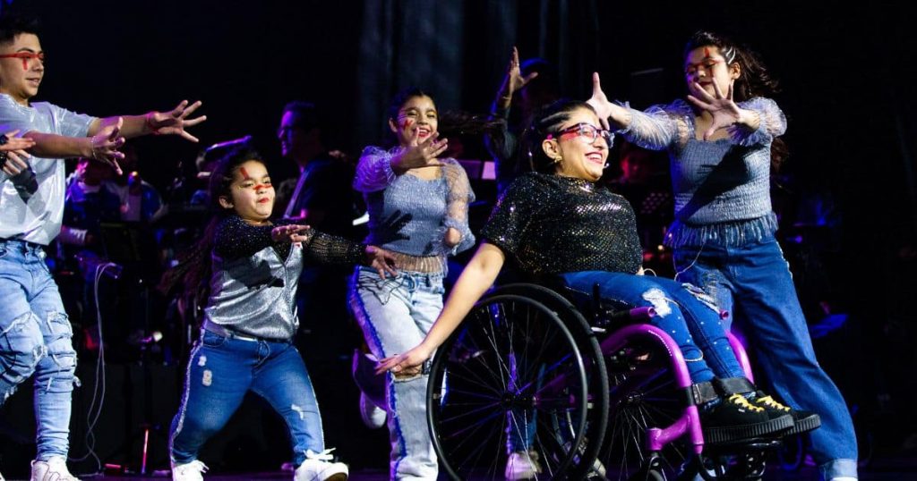 TVN y NTV transmitirán “Mírame a los ojos”, el musical inclusivo creado por Teletón