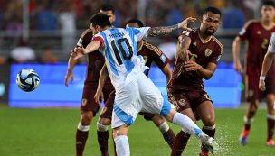 Venezuela y Argentina empatan en un duelo protagonizado por el mal estado de la cancha