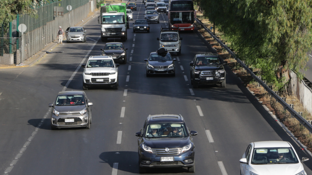 Consejos para ahorrar bencina Conoce cómo optimizar el rendimiento de tu auto y reducir costos (1)