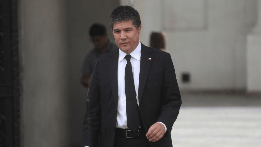 Defensa de Monsalve niega que se reunió con la familia de denunciante: “Está muy tranquilo y confiado en su inocencia”