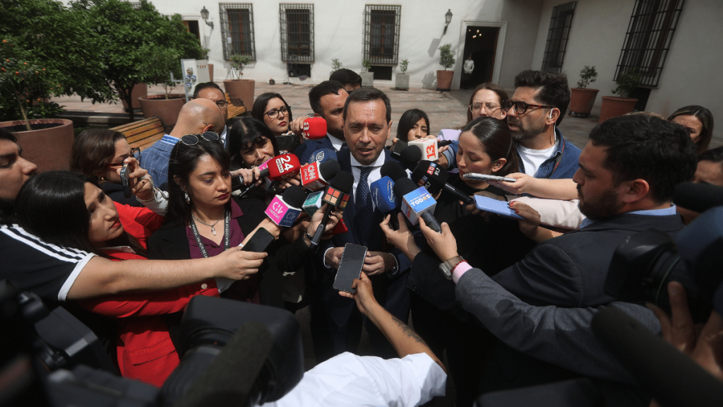 Denuncia contra Monsalve: Director de la PDI afirma que “no estaba con escoltas ni vehículo institucional”