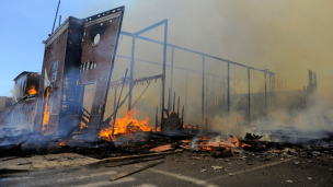 Investigan incendio en iglesia de Iquique: 