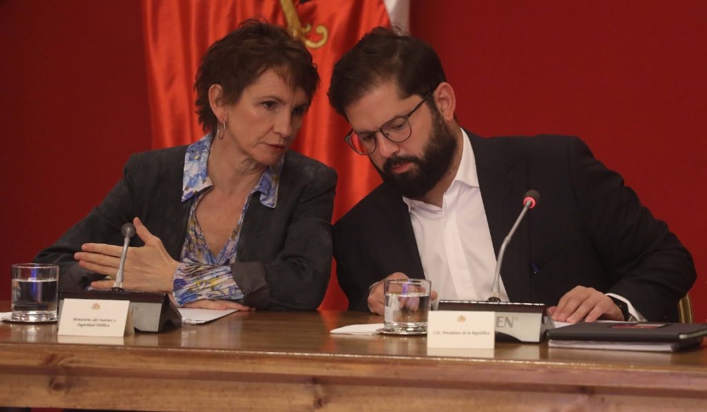 Pdte. Boric defiende a Tohá tras rechazo de AC: “Es una tremenda servidora pública que ha puesto lo mejor de sí”