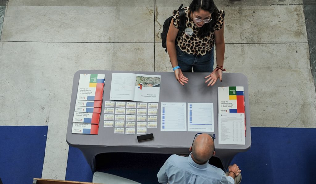 Las carreras universitarias con mayor demanda laboral en 2024, según la IA