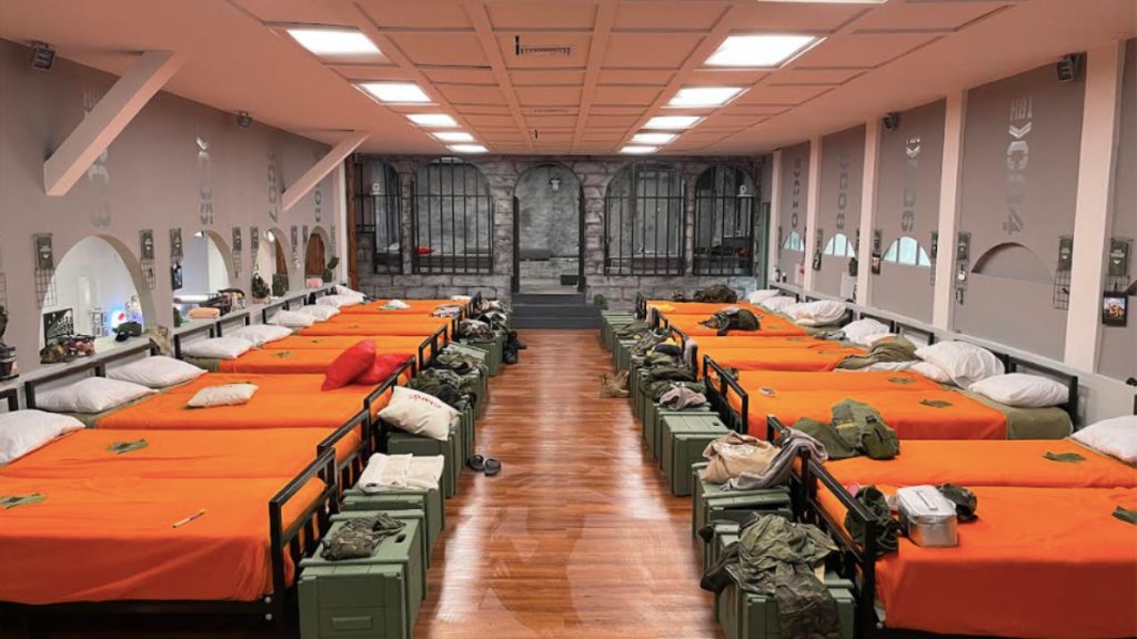 Una construcción inspirada en una academia militar, ocho torres de gran altura y hasta un calabozo: Así será “Palabra de honor”
