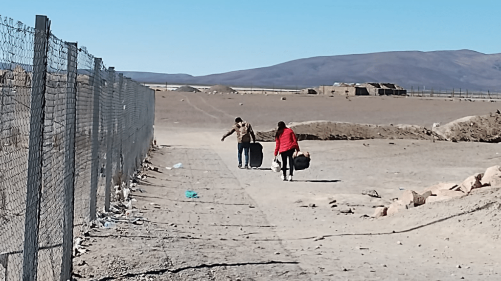 Otra propuesta consiste en la construcción de una reja fronteriza de 300 kilómetros en Colchane. 